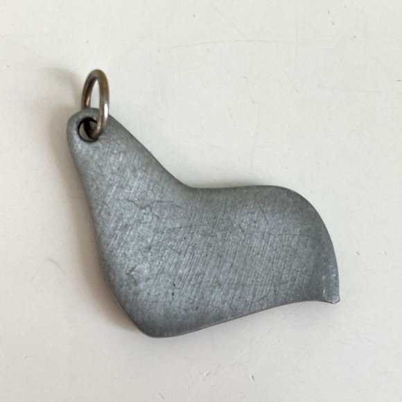 Handsome Haida figural pewter charm or pendant - Picture 3 of 3